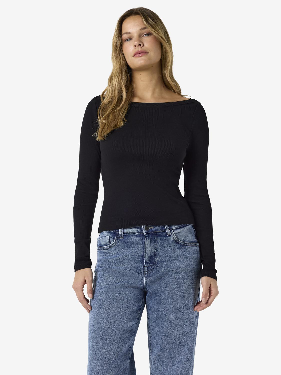 model_shot-front